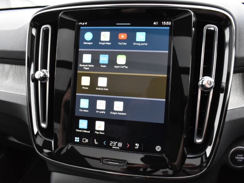 2025 (74) VOLVO XC40 2.0 B4P Ultra Dark 5dr Auto 5143306