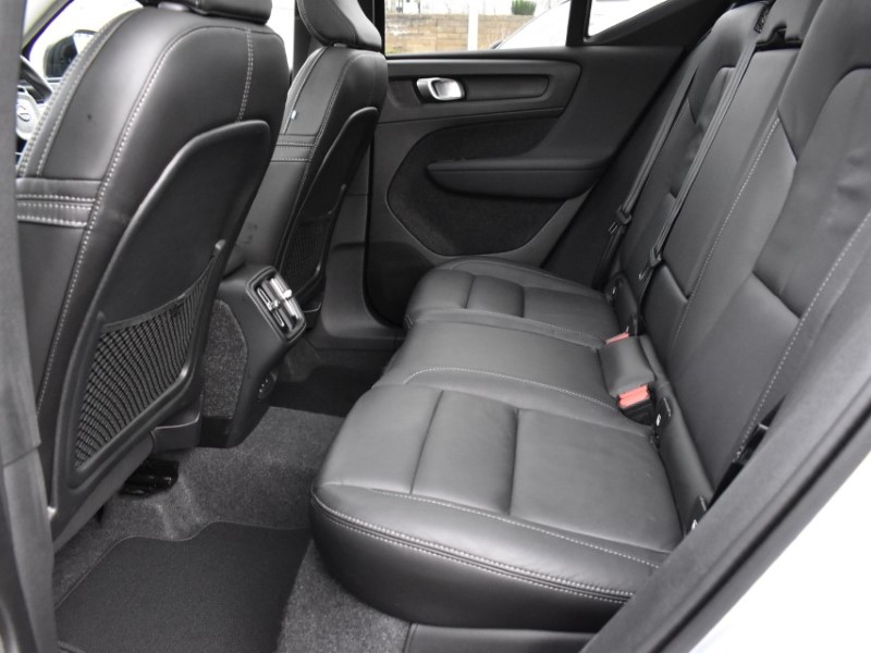 2025 (74) VOLVO XC40 2.0 B4P Ultra Dark 5dr Auto 5143330