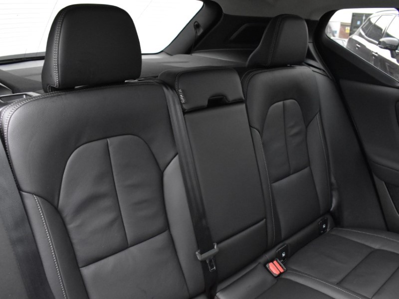 2025 (74) VOLVO XC40 2.0 B4P Ultra Dark 5dr Auto 5143320