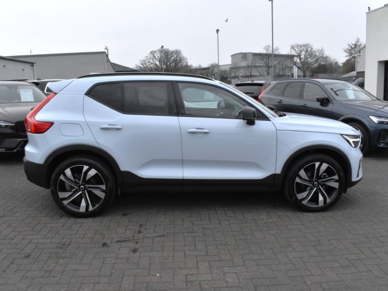 2025 (74) VOLVO XC40 2.0 B4P Ultra Dark 5dr Auto 5143262