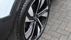 2025 (74) VOLVO XC40 2.0 B4P Ultra Dark 5dr Auto 5143342