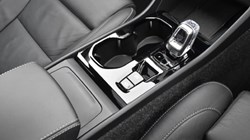 2025 (74) VOLVO XC40 2.0 B4P Ultra Dark 5dr Auto 5143312