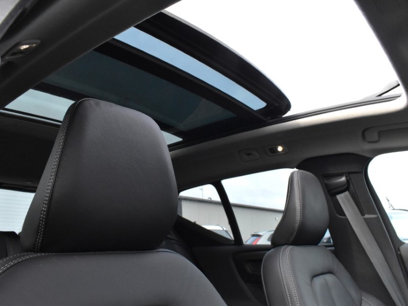 2022 (72) VOLVO XC40 1.5 T5 Recharge PHEV Ultimate Dark 5dr Auto 5146026