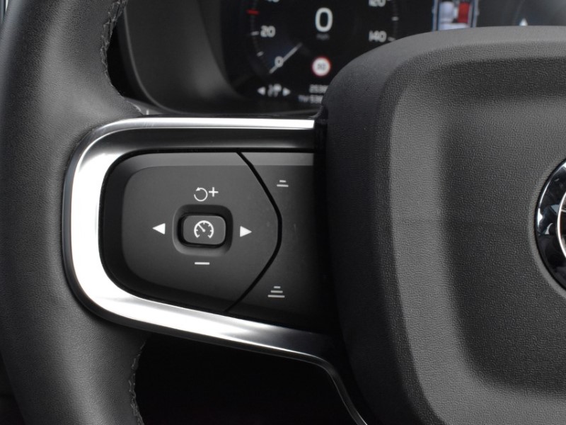 2022 (72) VOLVO XC40 1.5 T5 Recharge PHEV Ultimate Dark 5dr Auto 5145947