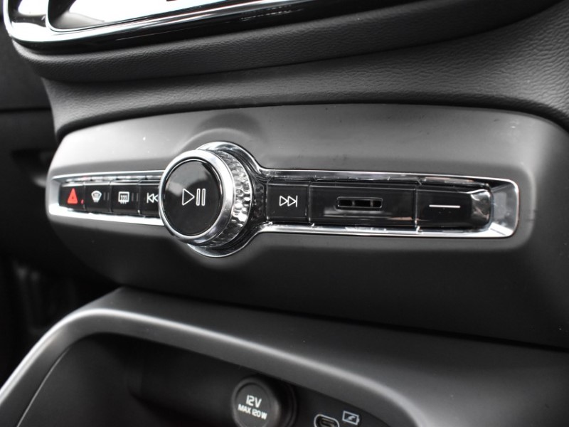 2024 (73) VOLVO XC40 2.0 B4P Ultimate Dark 5dr Auto 5140239