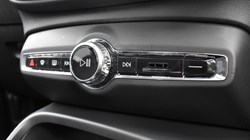 2024 (73) VOLVO XC40 2.0 B4P Ultimate Dark 5dr Auto 5140239