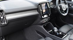 2024 (73) VOLVO XC40 2.0 B4P Ultimate Dark 5dr Auto 5140362
