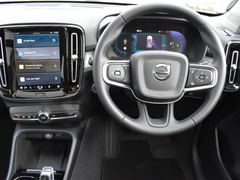 2024 (73) VOLVO XC40 2.0 B4P Ultimate Dark 5dr Auto 5140358