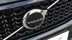 2024 (73) VOLVO XC40 2.0 B4P Ultimate Dark 5dr Auto 5140379