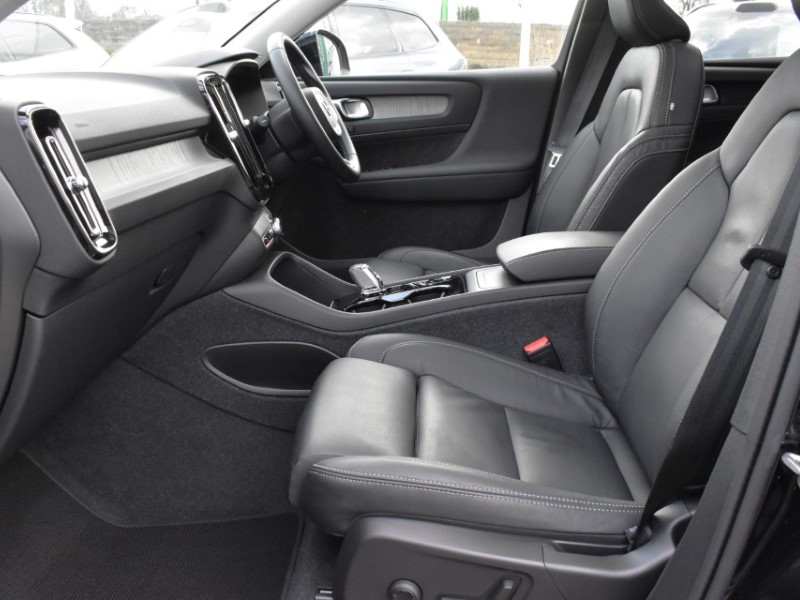 2024 (73) VOLVO XC40 2.0 B4P Ultimate Dark 5dr Auto 5140360