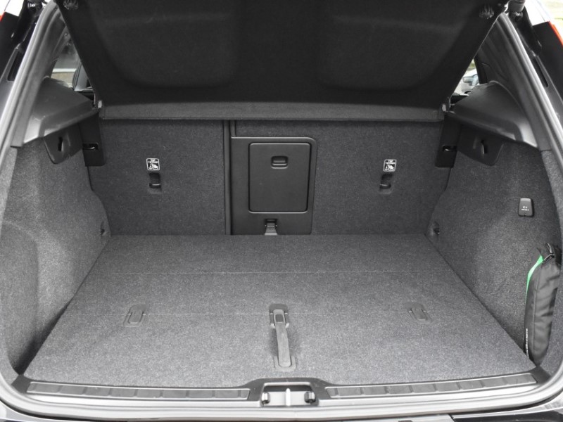 2024 (73) VOLVO XC40 2.0 B4P Ultimate Dark 5dr Auto 5140366