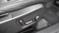 2024 (73) VOLVO XC40 2.0 B4P Ultimate Dark 5dr Auto 5140243