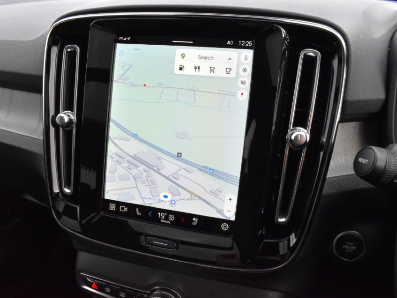 2024 (73) VOLVO XC40 2.0 B4P Ultimate Dark 5dr Auto 5140231