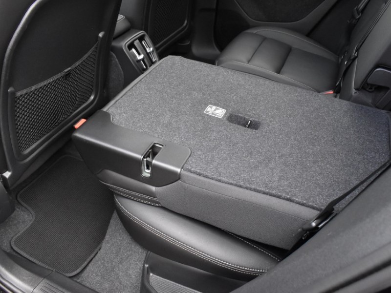 2024 (73) VOLVO XC40 2.0 B4P Ultimate Dark 5dr Auto 5140365