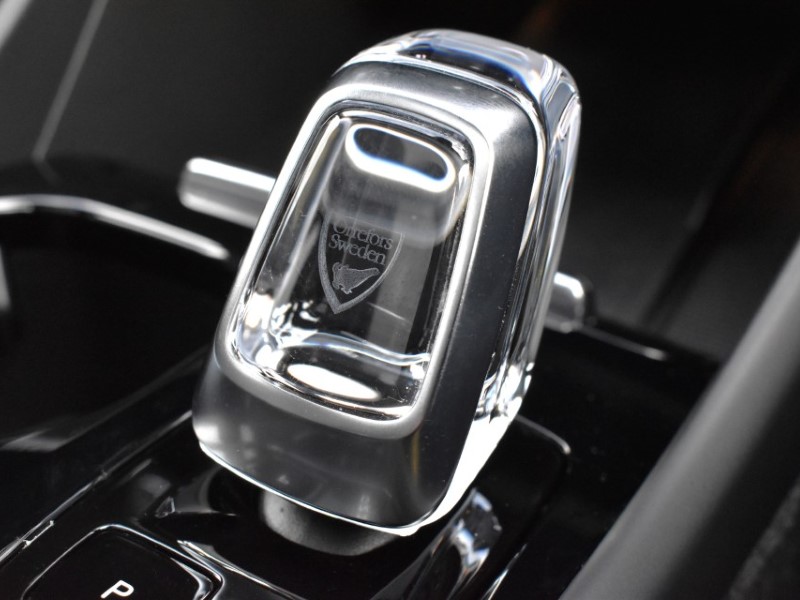 2024 (73) VOLVO XC40 2.0 B4P Ultimate Dark 5dr Auto 5140241