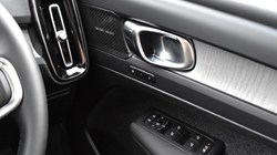 2024 (73) VOLVO XC40 2.0 B4P Ultimate Dark 5dr Auto 5140230