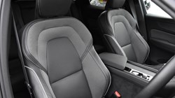 2025 (75) VOLVO XC60 2.0 B5P Plus Black Edition 5dr AWD Geartronic 5153033