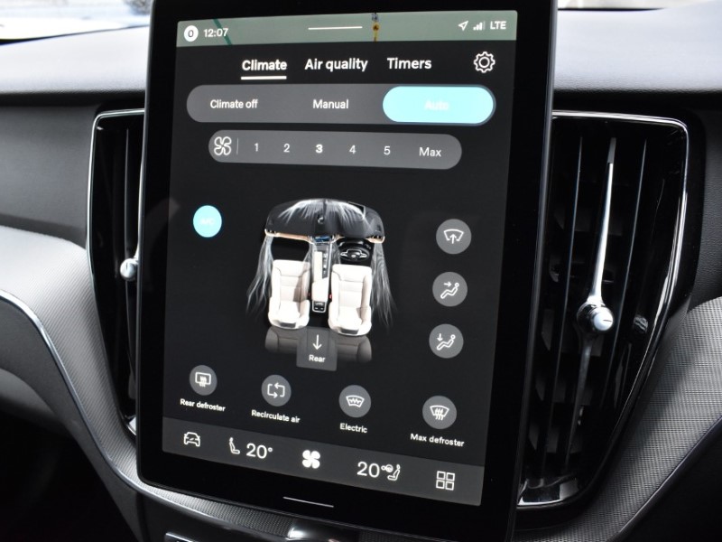 2025 (75) VOLVO XC60 2.0 B5P Plus Black Edition 5dr AWD Geartronic 5153020