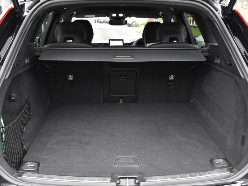 2025 (75) VOLVO XC60 2.0 B5P Plus Black Edition 5dr AWD Geartronic 5153044