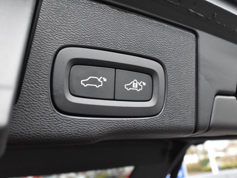 2025 (75) VOLVO XC60 2.0 B5P Plus Black Edition 5dr AWD Geartronic 5153045