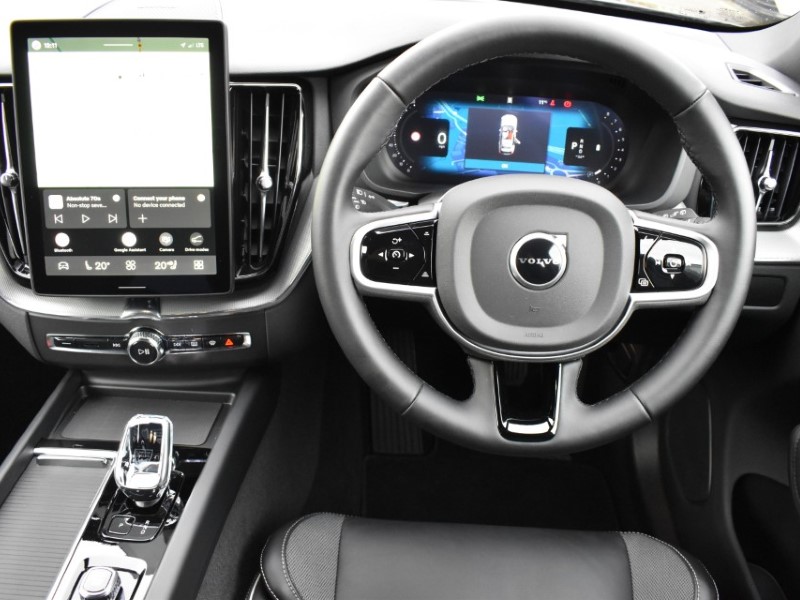 2025 (75) VOLVO XC60 2.0 B5P Plus Black Edition 5dr AWD Geartronic 5153037