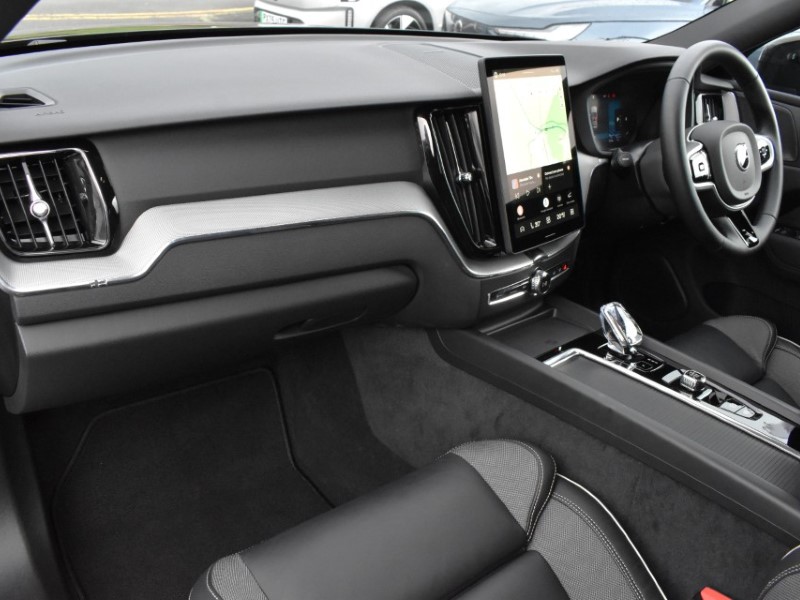 2025 (75) VOLVO XC60 2.0 B5P Plus Black Edition 5dr AWD Geartronic 5153040