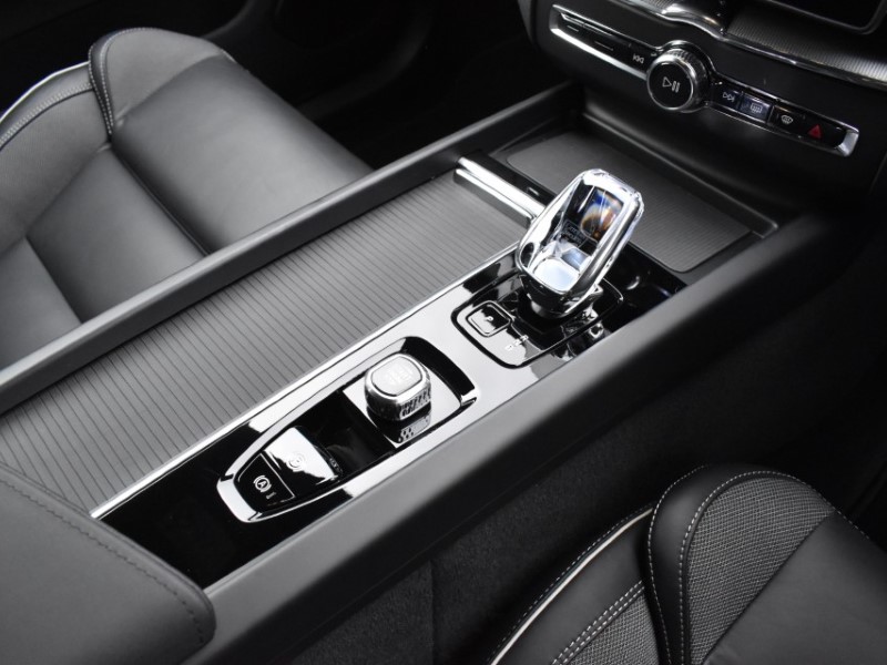 2025 (75) VOLVO XC60 2.0 B5P Plus Black Edition 5dr AWD Geartronic 5153025