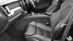 2025 (75) VOLVO XC60 2.0 B5P Plus Black Edition 5dr AWD Geartronic 5153039