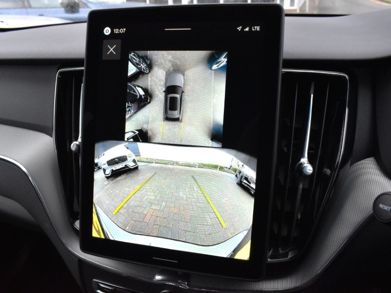 2025 (75) VOLVO XC60 2.0 B5P Plus Black Edition 5dr AWD Geartronic 5153022