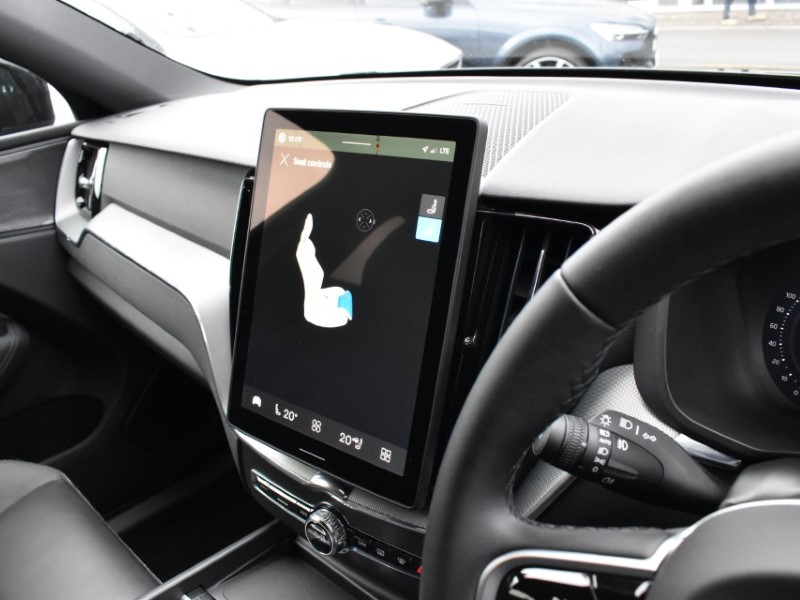 2025 (75) VOLVO XC60 2.0 B5P Plus Black Edition 5dr AWD Geartronic 5153029