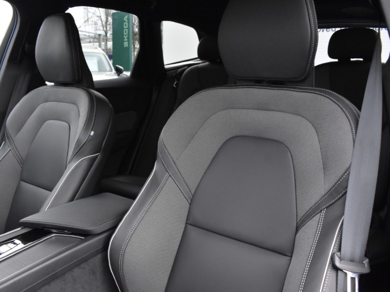 2025 (75) VOLVO XC60 2.0 B5P Plus Black Edition 5dr AWD Geartronic 5153041