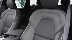2025 (75) VOLVO XC60 2.0 B5P Plus Black Edition 5dr AWD Geartronic 5153041