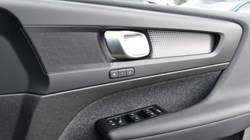 2025 (25) VOLVO XC40 2.0 B3P Plus Black Edition 5dr Auto 5148158