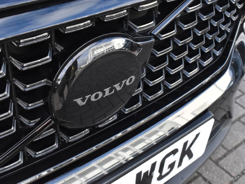 2025 (25) VOLVO XC40 2.0 B3P Plus Black Edition 5dr Auto 5148242