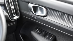 2025 (25) VOLVO XC40 2.0 B3P Plus Black Edition 5dr Auto 5148154