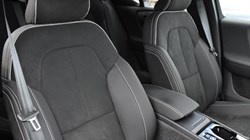 2025 (25) VOLVO XC40 2.0 B3P Plus Black Edition 5dr Auto 5148218