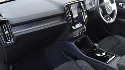 2025 (25) VOLVO XC40 2.0 B3P Plus Black Edition 5dr Auto 5148226