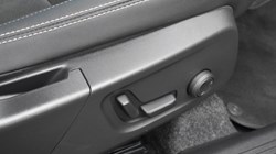 2025 (25) VOLVO XC40 2.0 B3P Plus Black Edition 5dr Auto 5148160