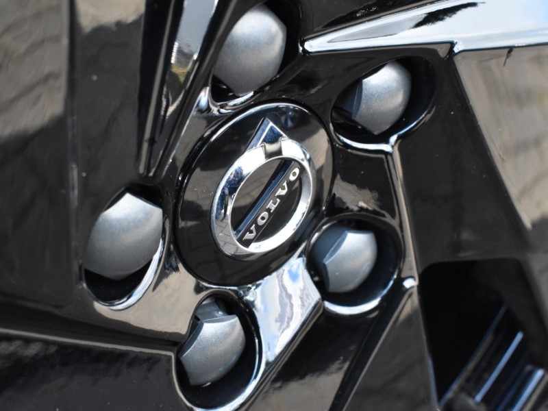 2025 (25) VOLVO XC40 2.0 B3P Plus Black Edition 5dr Auto 5148239