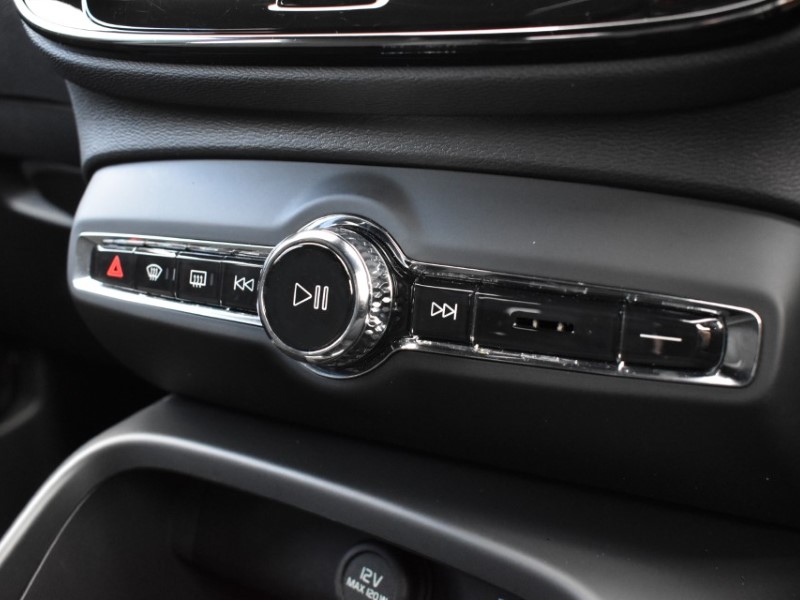 2025 (25) VOLVO XC40 2.0 B3P Plus Black Edition 5dr Auto 5148152