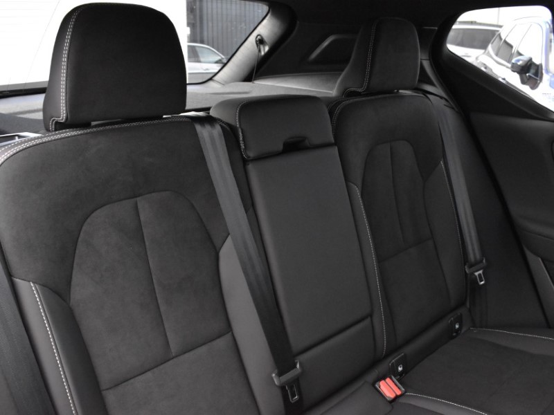 2025 (25) VOLVO XC40 2.0 B3P Plus Black Edition 5dr Auto 5148219