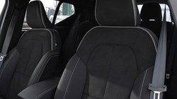 2025 (25) VOLVO XC40 2.0 B3P Plus Black Edition 5dr Auto 5148228