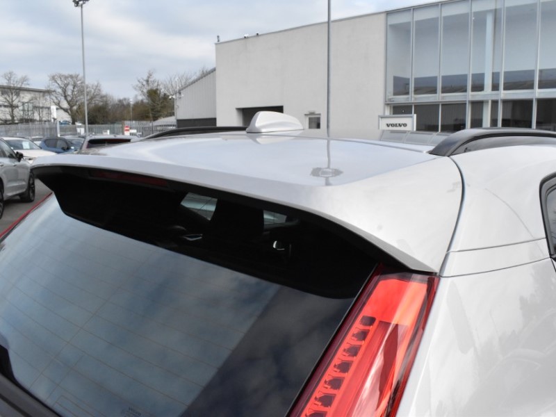 2024 (24) VOLVO XC40 2.0 B3P Plus Dark 5dr Auto 5197247