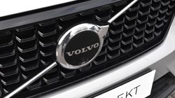 2024 (24) VOLVO XC40 2.0 B3P Plus Dark 5dr Auto 5197253