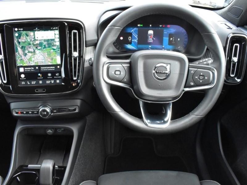 2024 (24) VOLVO XC40 2.0 B3P Plus Dark 5dr Auto 5197231
