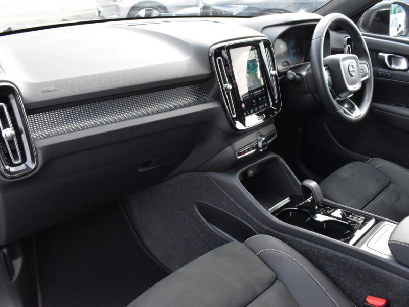 2024 (24) VOLVO XC40 2.0 B3P Plus Dark 5dr Auto 5197235