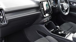 2024 (24) VOLVO XC40 2.0 B3P Plus Dark 5dr Auto 5197235