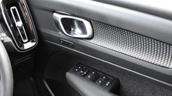 2024 (24) VOLVO XC40 2.0 B3P Plus Dark 5dr Auto 5197220