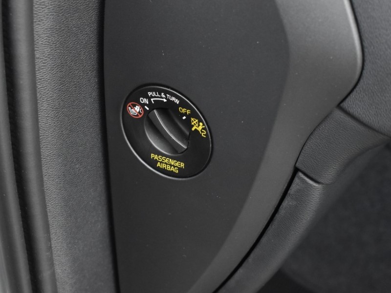 2024 (24) VOLVO XC40 2.0 B3P Plus Dark 5dr Auto 5197234