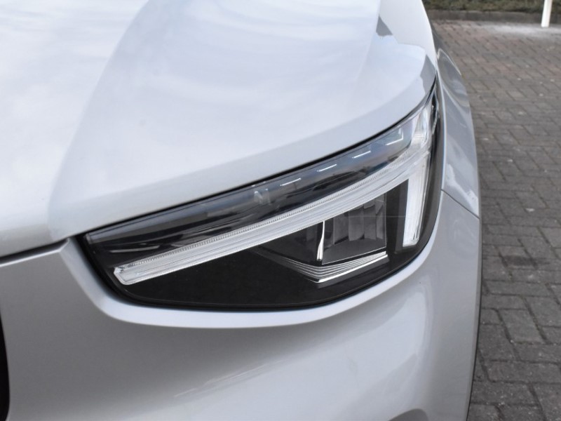 2024 (24) VOLVO XC40 2.0 B3P Plus Dark 5dr Auto 5197254